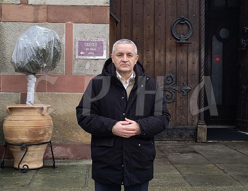 БЕОГРАД, 26. АПРИЛА /СРНА/ - Савез Срба из региона упутио је пуну подршку грађанима Гламоча у њиховој борби против изградње новог војног полигона на подручју те општине.