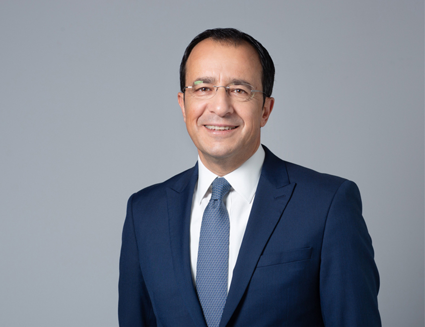 НИКОЗИЈА, 27. АПРИЛА /СРНА - РИА Новости/ - Француска ће ускоро размјестити војску на Кипру "искључиво у хуманитарне сврхе", саопштио је кипарски предсједник Никос Хрисотодулидес.