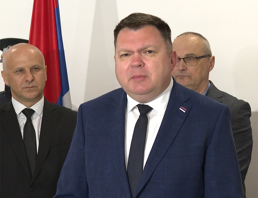 BANJA LUKA, APRIL 27 /SRNA/ – Republika Srpska Minister of Interior Željko Budimir states that every police officer and civil servant who acts contrary to the law is sanctioned and removed from the system, emphasizing that the ministry transparently publishes such data.