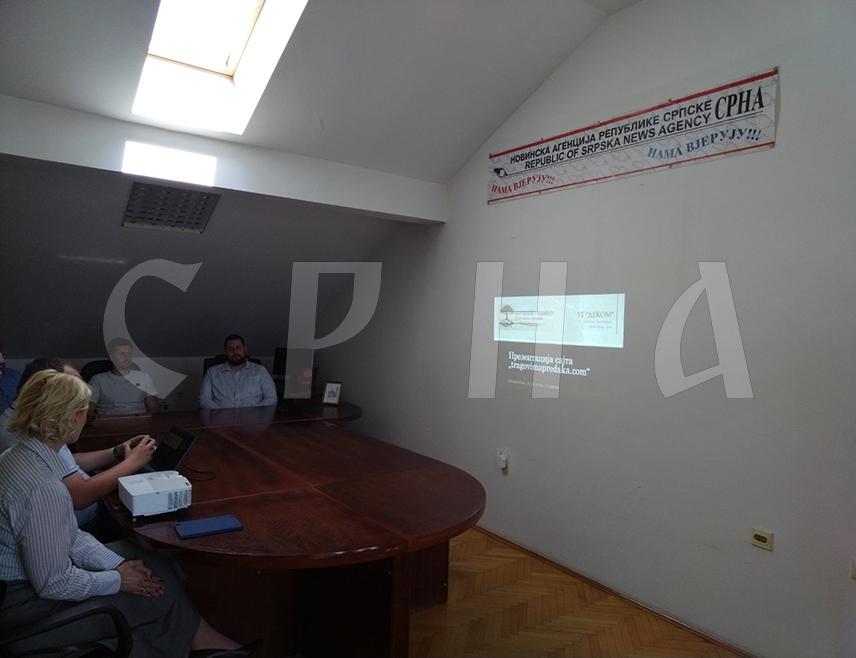 BIJELJINA, APRIL 27 /SRNA/ - The website Tragovima Predaka /In the Footsteps of Ancestors/, part of a project aimed at collecting and digitizing data on Serbian Orthodox cemeteries, chapels, churches, and monasteries in the FBiH, was promoted today in Bijeljina.