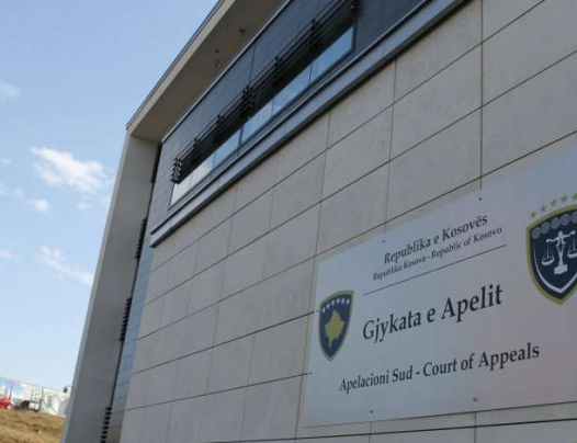 БЕОГРАД, 28. АПРИЛА /СРНА/ - Браниоци тројице Срба из сјеверног дијела Косовске Митровице, првостепено осуђених на вишегодишње казне затвора за напад на просторије Општинске изборне комисије, затражили су од Апелационог суда у Приштини поништење пресуде због битних повреда одредаба кривичног поступка.