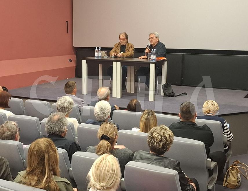 ПРИЈЕДОР, 28. АПРИЛА /СРНА/ - Режисер Лордан Зафрановић изјавио је вечерас у Приједору да би желио да премијера филма "Златни рез 42 /Дјеца Козаре/" буде управо на овом простору јер је највише настрадало и најтрагичније прошло.