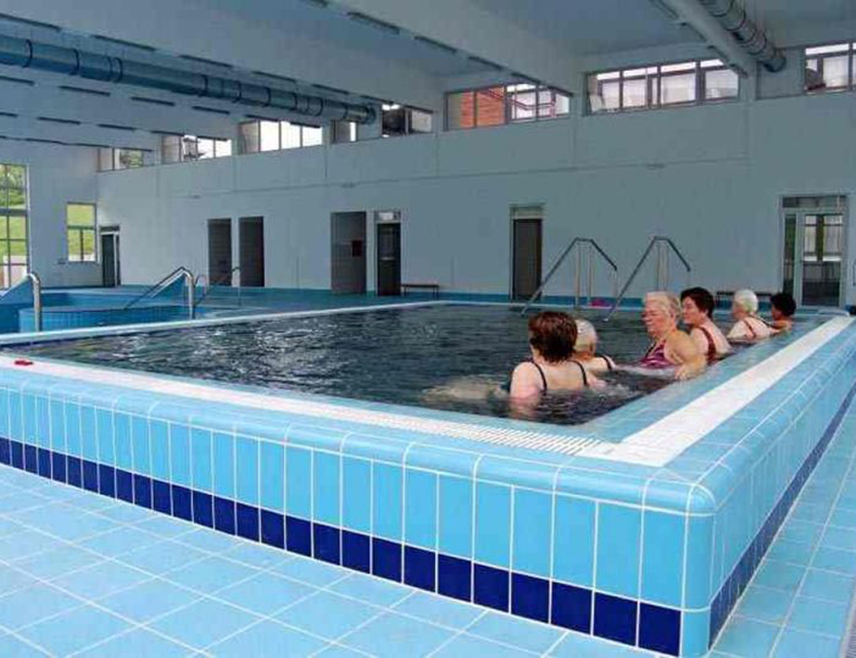 БАЊАЛУКА, 29. АПРИЛА /СРНА/ - Министар рада и борачко-инвалидске заштите Републике Српске Радан Остојић и предсједник Удружења пензионера Српске Ратко Трифуновић данас ће у Бањалуци потписати уговор о додјели средстава за бањску рехабилитацију пензионера.