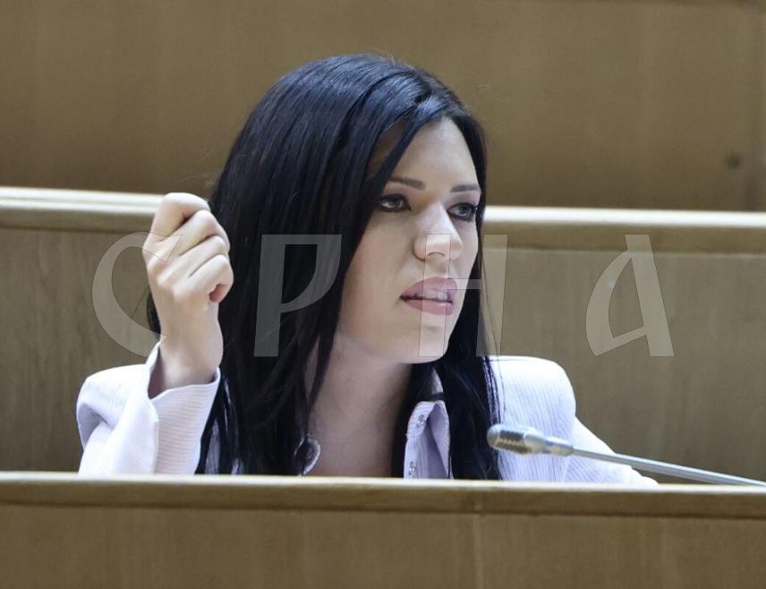 САРАЈЕВО, 29. АПРИЛА /СРНА/ - Посланици СНСД-а не могу подржати именовање Јасмине Рамић-Одобашић за члана Централе изборне комисије БиХ /ЦИК/ јер би њеним избором било настављено неуставно дјеловање и кршење закона, рекла је шеф Клуба посланика СНСД-а у Представничком дому Парламентарне скупштине БиХ Сања Вулић.