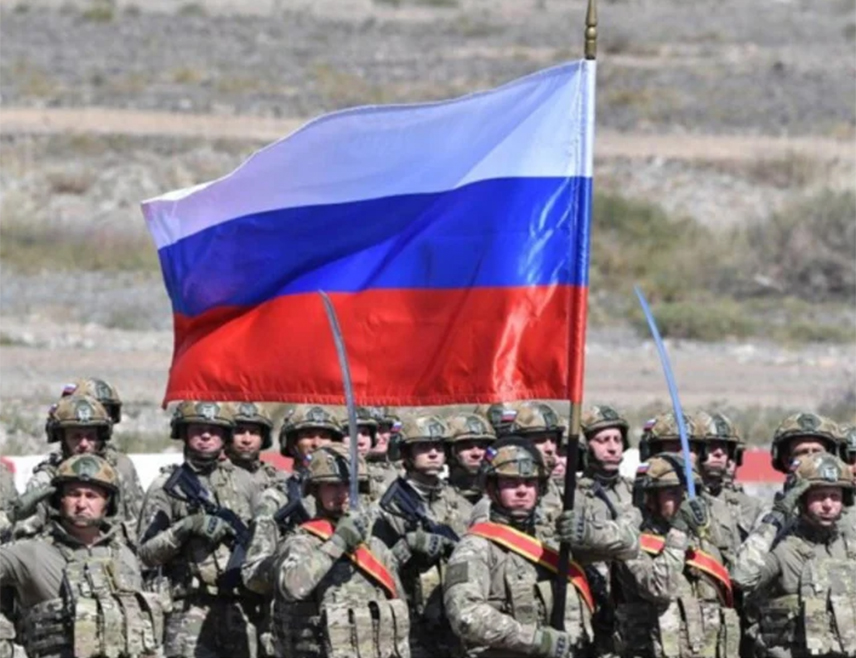 МОСКВА, 30. АПРИЛА /СРНА - РИА Новости/ - Укупно 127.000 руских држављана потписало је од почетка године уговоре за војну службу, док Москва редовно обнавља наоружање и одржава нуклеарне системе, изјавио је замјеник секретара Савјета безбједности Русије Дмитриј Медведев.