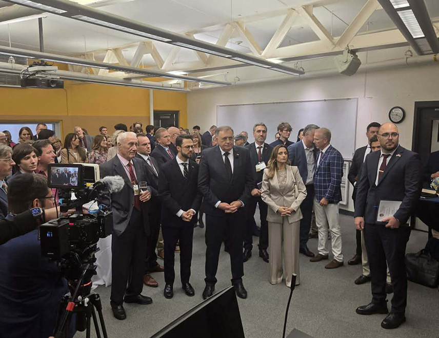 CHICAGO, APRIL 30 /SRNA/ – Mark Vargas of Judson University said at a reception ahead of the World Leaders Forum award ceremony in Chicago that President Milorad Dodik has demonstrated how much effort, faith and personal sacrifice he has invested in the fight for democratic principles.