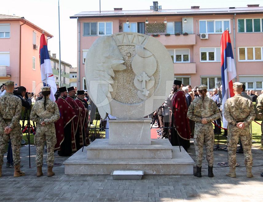 ИСТОЧНО САРАЈЕВО, 1. МАЈА /СРНА/ - Српски члан Предсједништва БиХ Жељка Цвијановић рекла је да Република Српска, која је постала сигуран дом за многе прогнане из западне Славоније, никада неће дозволити да се угаси сјећање на страдале Србе у злочиначкој хрватској акцији "Бљесак" и нагласила да је обавеза да они никада не буду заборављени.