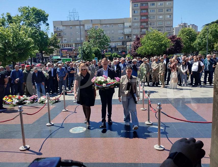 БИЈЕЉИНА, 2. МАЈА /СРНА/ - Бојан Савић, син ратног команданта Гарде "Пантери" Љубише Савића Маузера, изјавио је на годишњицу оснивања ове елитне јединице да је одговорност да буде достојан ратних јунака насљеђе које он носи.
