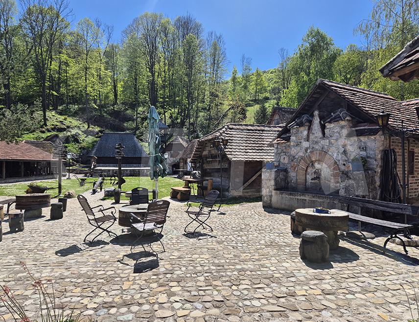 BANJA LUKA, MAY 3 /SRNA/ - The ethno village Ljubačke Doline, located near Banja Luka, has been attracting visitors from around the world for years as a unique place that preserves the spirit of traditional life in the region.
