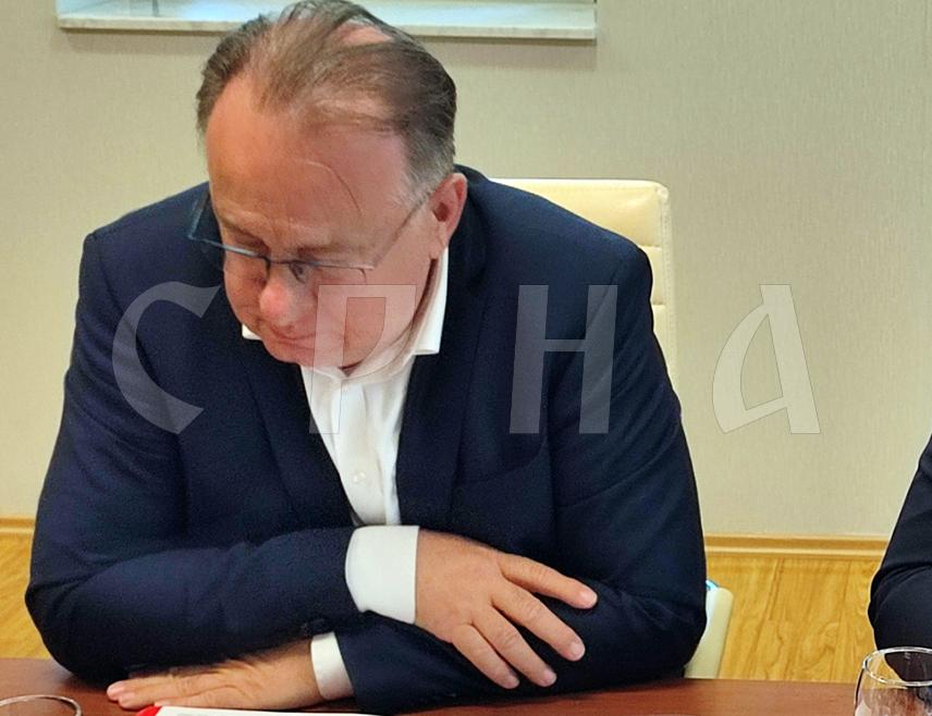 БАЊАЛУКА, 4. МАЈА /СРНА/ - На сједници Скупштине акционара "Електропреноса БиХ" у Бањалуци једногласно су усвојене све тачке дневног реда, међу којима и план инвестиција који је већи од милион евра, изјавио је премијер Федерације БиХ /ФБиХ/ Нермин Никшић.