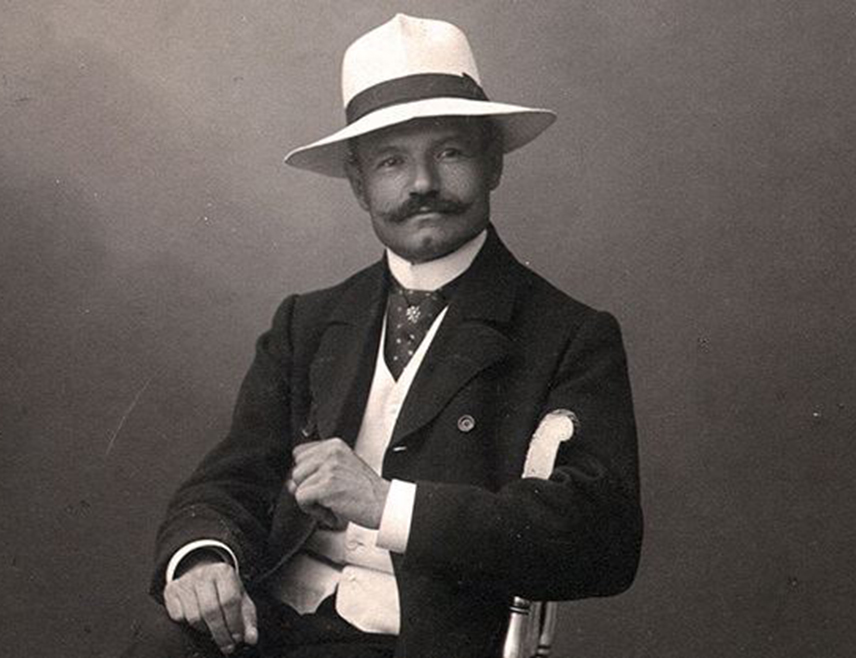 БИЈЕЉИНА, 5. МАЈА /СРНА/ - Михаило Петровић Алас или Мика Алас /1868-1943/, српски математичар, један од првих осам професора Универзитета у Београду и дугогодишњи професор математике на београдском Филозофском факултету и члан Српске краљевске академије, рођен је 6. маја 1868. године.