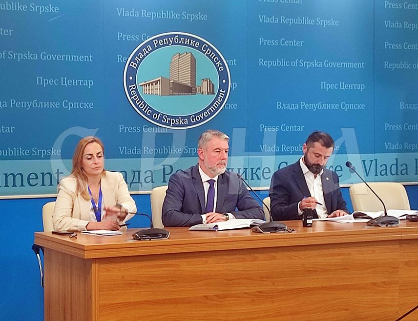БАЊАЛУКА, 5. МАЈА /СРНА/ - Министар здравља и социјалне заштите Републике Српске Ален Шеранић рекао је да је Министарство припремило измјене и допуне Закона о социјалној заштити које подразумијевају увођење новчаног права за бригу о лицу са инвалидитетом које је старије од 30 година, а којим би родитељи-његоватељи наставили примати накнаду у истом износу као и за бригу о дјетету до 30. године.