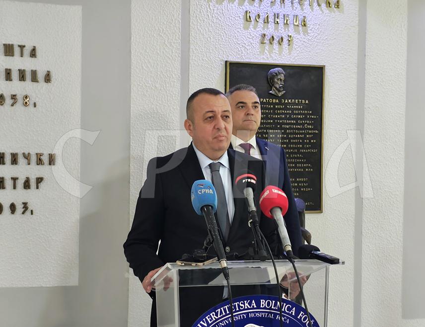 FOČA, MAY 8 /SRNA/ - The director of the University Hospital in Foča Nenad Lalović says that during the term of Prime Minister Savo Minić, the Republika Srpska Government carried out historic projects for this healthcare institution by allocating BAM 48 million for the completion of its full reconstruction, the construction of a modern infectious diseases clinic, and the procurement of complete medical equipment.