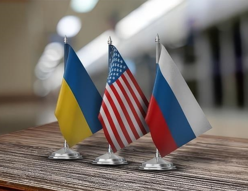 МОСКВА, 10. МАЈА /СРНА/ - Помоћник Кремља Јуриј Ушаков изјавио је да није тачно да САД одустају од учествовања у проналажењу рјешења за ситуацију у Украјини.