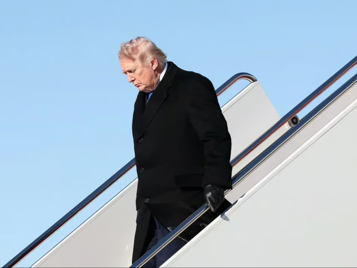 ВАШИНГТОН, 12. МАЈА /СРНА - РИА Новости/ - Амерички предсједник Доналд Трамп отпутоваће данас у званичну посјету Пекингу, гдје би требало да се састане са кинеским предсједником Си Ђинпином, саопштила је Бијела кућа.