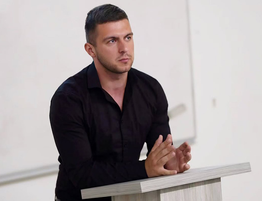 ISTOČNO SARAJEVO, MAY 12 /SRNA/ – By establishing the Republika Srpska Army in May 1992, the Serb people demonstrated their determination to remain and survive in their centuries-old homes and to continue the struggle for freedom west of the Drina River, historian Lazar Škobo told SRNA.