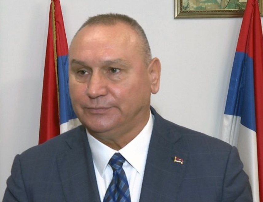 БАЊАЛУКА, 12. МАЈА /СРНА/ - Република Српска и српски народ могу бити поносни што чувају традицију херојске Војске Републике Српске /ВРС/ и успомену на хероје који су патриотски одлучно бранили свој народ и своју отаџбину, поручио је предсједник Организације старјешина ВРС Слободан Жупљанин.