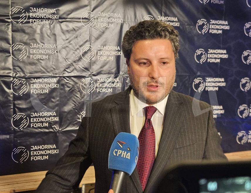 JAHORINA, MAY 12 /SRNA/ – Dritan Abazović says that politicians in BiH must agree on a new form of functioning of the country that would not depend on the internationals.