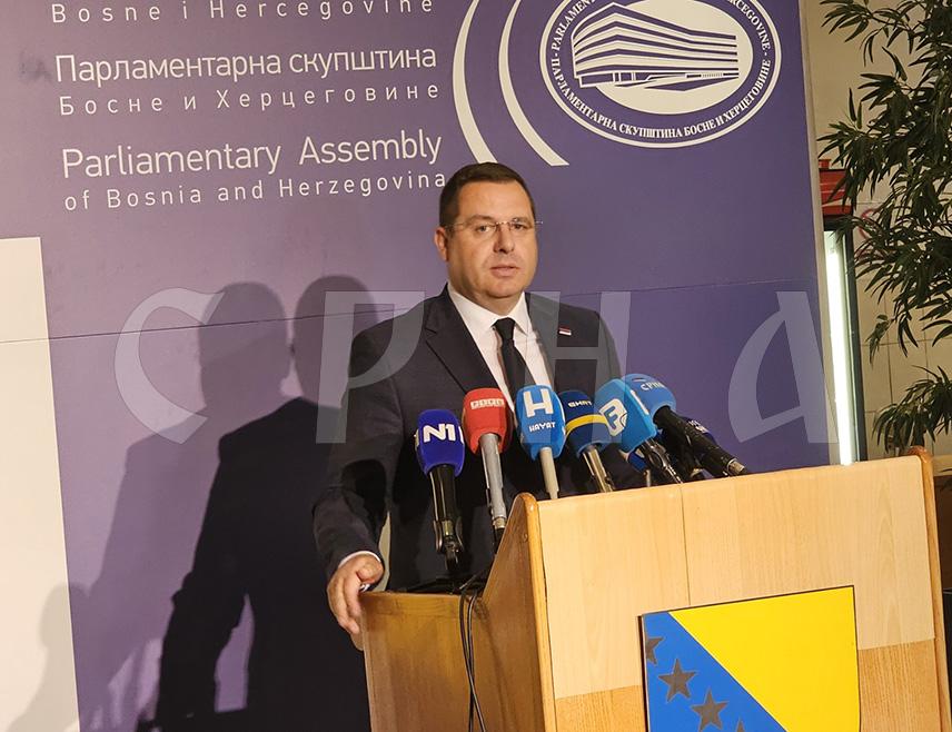 SARAJEVO, MAY 14 /SRNA/ - Radovan Kovačević, Serb member of the House of Peoples of the Parliamentary Assembly of BiH, said that the "state" property does not exist and that everything is defined by the Dayton Peace Agreement.