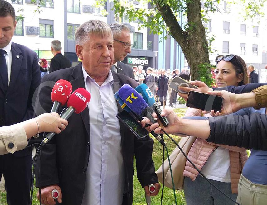 TUZLA, MAY 15 /SRNA/ – The crime against JNA members at Brčanska Malta in Tuzla, which occurred 34 years ago, was the beginning of the ethnic cleansing of the Serb population from that area, survivor of the Tuzla Convoy Slavko Novaković said today.