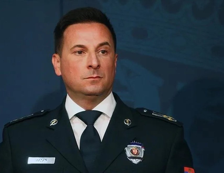 БЕОГРАД, 15. МАЈА /СРНА/ - Пуковник Веселин Милић смијењен је са функције начелника Полицијске управе за Град Београд, након што је ухапшен у наставку акције расвјетљавања околности под којима је нестао А.Н. на Сењаку 12. маја.