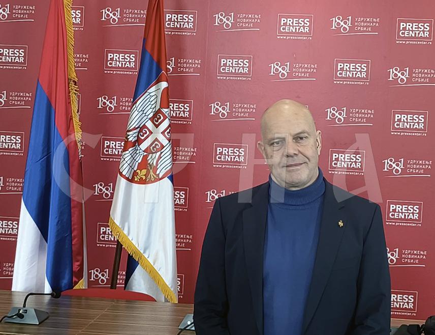 БЕОГРАД, 15. МАЈА /СРНА/ - Поступање Хашког трибунала према Ратку Младићу и Радовану Караџићу је не само чин тероризма према њиховим породицама, него и порука Републици Српској – да српски народ сматрају непријатељем, изјавио је Срни политиколог Александар Павић.