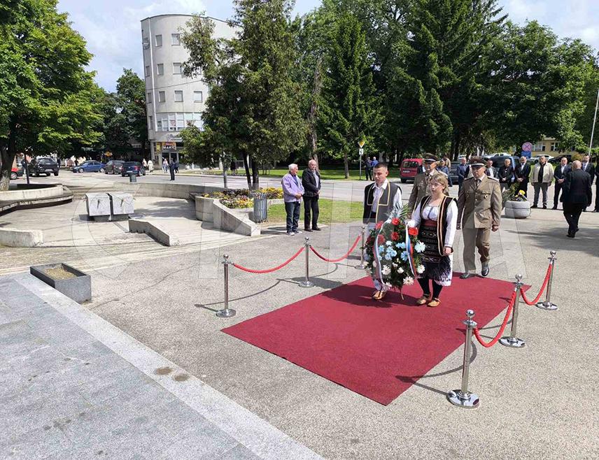ПРИЈЕДОР, 16. МАЈА /СРНА/ - Приједор данас обиљежава Дана града и тим поводом биће одржана свечана академија.
