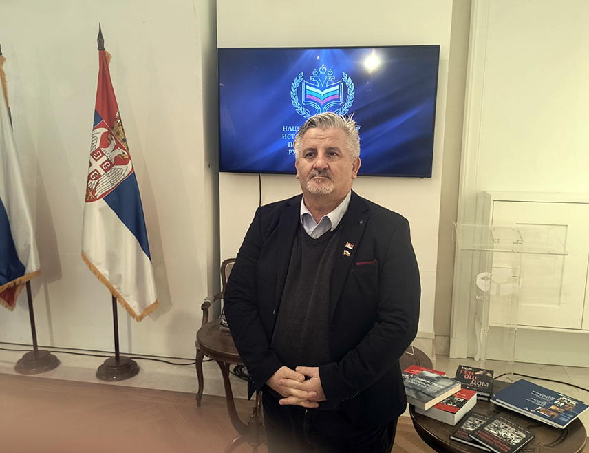 БЕОГРАД, 19. МАЈА /СРНА/ - Архив Војводине, који чува 45 милиона докумената, од којих је најстарији из 12. вијека, данас обиљежава вијек постојања и то је велики догађај за цијели српски народ, изјавио је Срни директор Небојша Кузмановић.