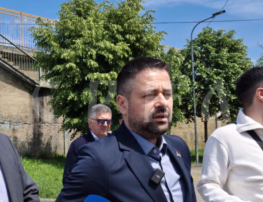 ГРАДИШКА, 19. МАЈА /СРНА/ - Министар финансија и трезора у Савјету министара Срђан Амиџић изјавио је да нема алтренативе ситуацији у коју је БиХ довео члан Управног одбора Управе за индиректно опорезивање /УИО/ Зијад Крњић, који је поново блокирао отварање новог граничног прелаза у Градишци.
