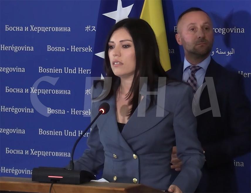 SARAJEVO, MAY 19 /SRNA/ – The head of the SNSD Caucus in the House of Representatives of the BiH Parliamentary Assembly Sanja Vulić says that Christian Schmidt is "“an executioner and a Serb-hater" who has dismantled the Dayton Peace Agreement, adding that the legal battle against him is yet to come.