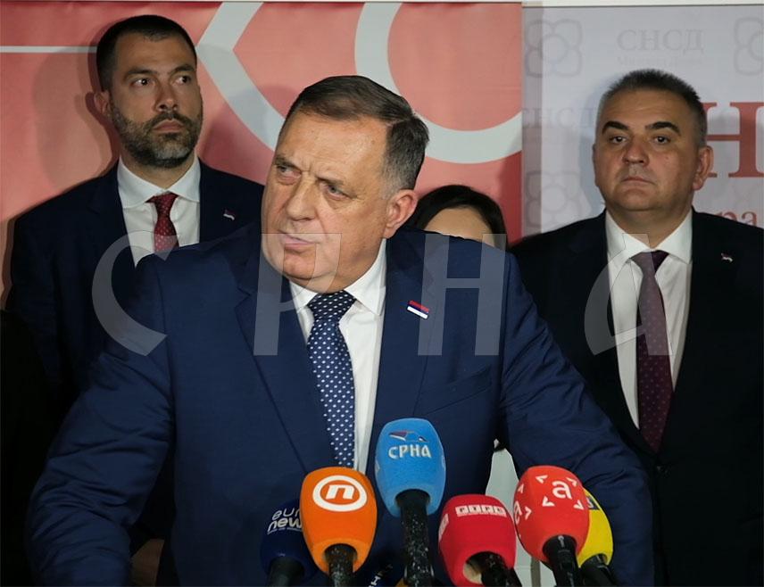 BANJA LUKA, MAY 21 /SRNA/ - The SNSD’s goal is victory in the presidential elections in Republika Srpska and the elections for Serb BiH Presidency member, as well as winning at least 35 seats in the National Assembly, said SNSD leader Milorad Dodik after the Main Committee session.