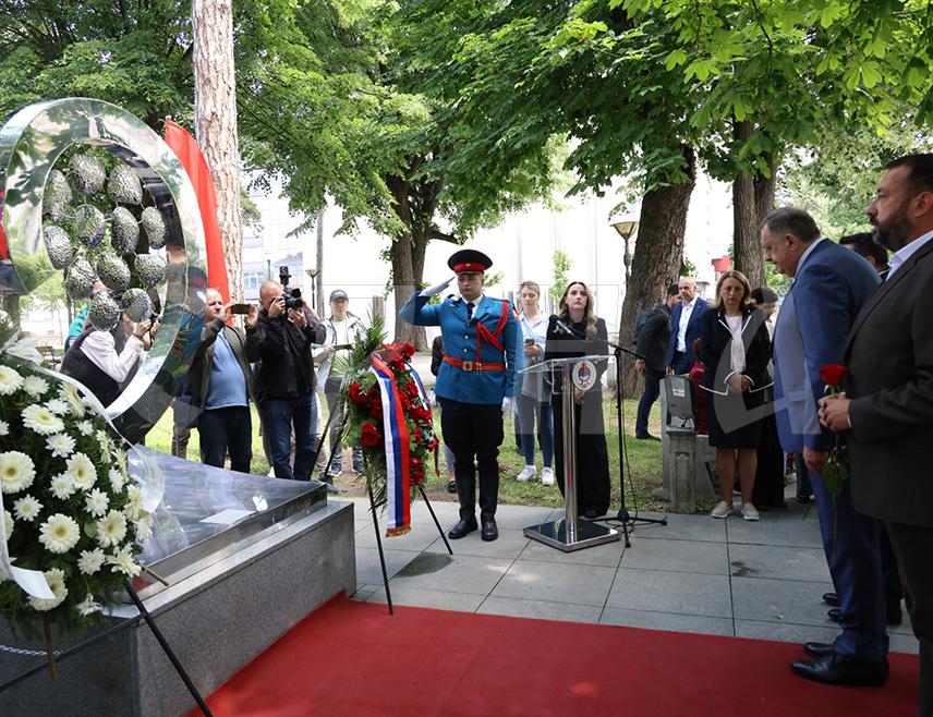 BANJA LUKA, MAY 22 /SRNA/ - SNSD President Milorad Dodik said that the 12 Banja Luka babies remain an eternal warning of how costly freedom, life and Republika Srpska have been paid for.