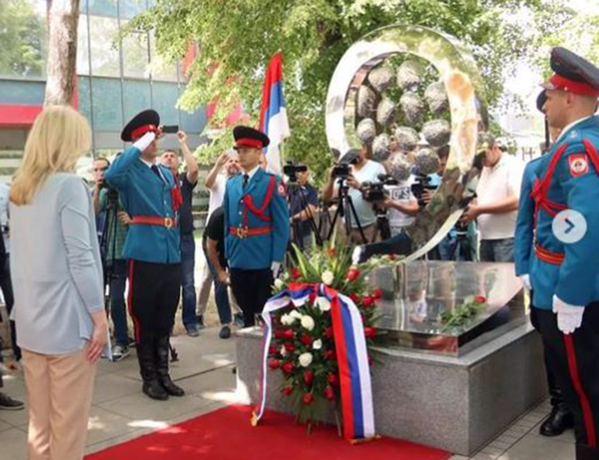 БАЊАЛУКА, 22. МАЈА /СРНА/ - Српски члан Предсједништва БиХ Жељка Цвијановић изјавила је да смрт бањалучких звјездица остаје један од најтрагичнијих догађаја Одбрамбено-отаџбинског рата - симбол нехуманости свјетских моћника који нису дозволили ваздушни транспорт неопходног кисеоника.