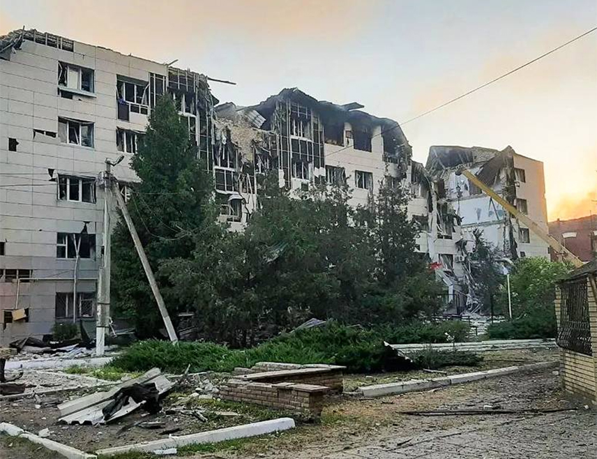 ЛУГАНСК, 24. МАЈА /СРНА/ - У Луганској Народној Републици /ЛНР/ је дводневна жалост због погибије 21 особе у нападу украјинских снага на интернат у Старобељску.