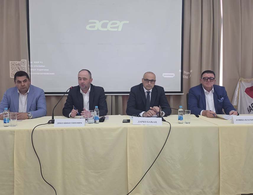 БАЊАЛУКА, 24. МАЈА /СРНА/ - Главни одбор Народне партије Српске /НПС/ подржао је коалициони споразум владајућих странака и овластио предсједника Дарка Бањца да потпише споразум о подршци кандидатима за предсједника Републике Српске и српског члана Предсједништва БиХ, које ће предложити СНСД.