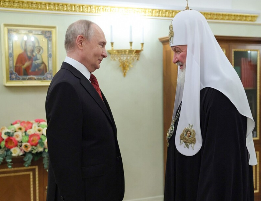 МОСКВА, 24. МАЈА /СРНА/ - Руски предсједник Владимир Путин састао се са патријархом московским и све Русије Кирилом и честитао му имендан.