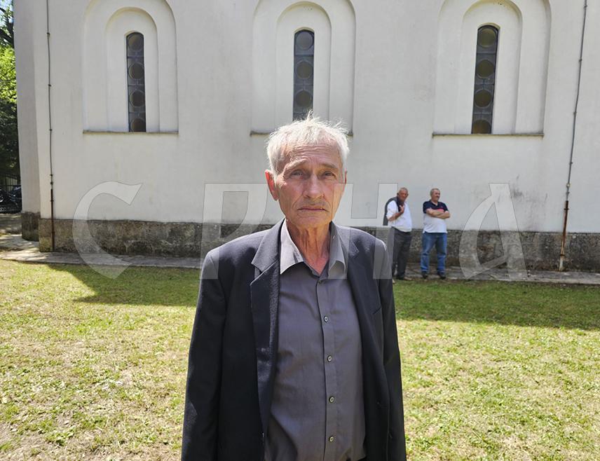 БРАДИНА, 25. МАЈА /СРНА/ - Предсједник Савеза логораша Сарајевско-романијске регије Слободан Мркајић рекао је данас у Брадини да су Срби из овог краја у мају 1992. године умрли у тешким мукама и истакао да су припадници муслиманско-хрватских снага убили његовог стрица Петка тако што су му скинули скалп.
