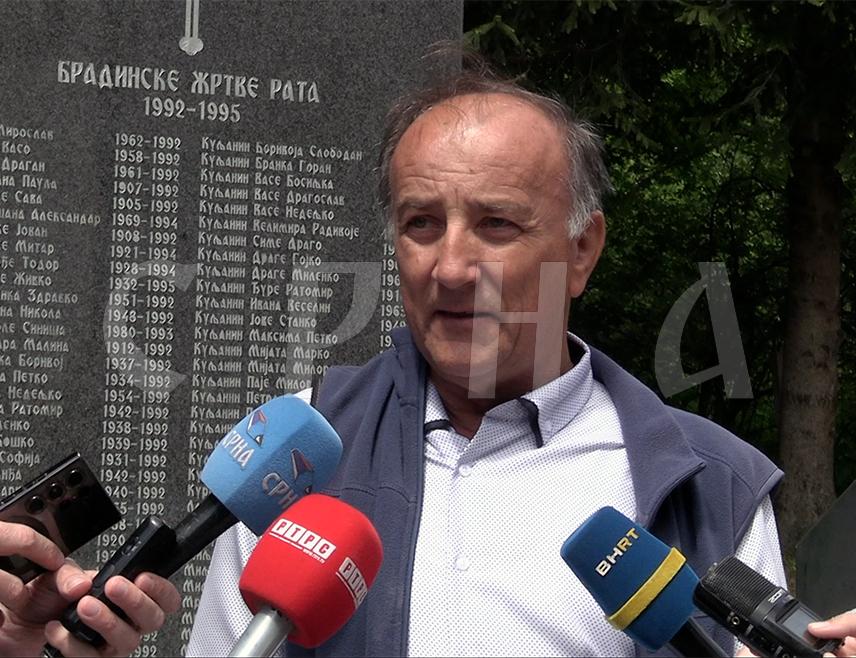 BRADINA, MAY 25 /SRNA/ – Former Bradina resident Milivoje Kuljanin says that families of Serbs killed during the attack by Muslim and Croat units on the village in May 1992 are particularly distressed by the announced construction of a monument at Ivan Sedlo dedicated to, as presented in the FBiH, "magnificent victory over the Chetnik aggressor," although the victims here were Serb civilians.