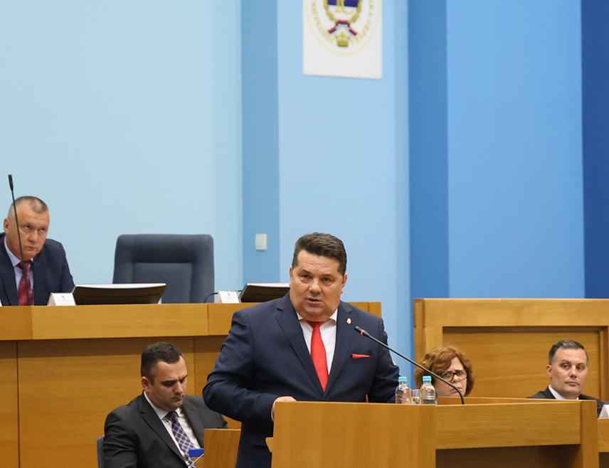 BANJA LUKA, MAY 25 /SRNA/ – Republika Srpska National Assembly Speaker Nenad Stevandić assessed as highly significant the fact that deputies from both the ruling coalition and the opposition reached a compromise on the Declaration on closing Office of the High Representative /OHR/ in BiH.