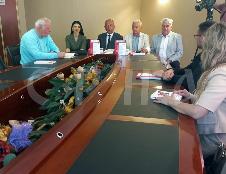 BANJA LUKA, MAY 26 /SRNA/ – The April issue of the scientific journal Argumenti offers analysis and answers to current socio-political questions and makes a significant contribution to the continuity of values and quality, the journal’s editor Milan Ljepojević said today in Banja Luka.
