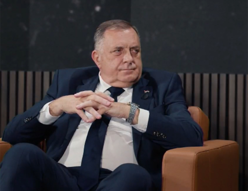 БАЊАЛУКА, 31. МАЈА /СРНА/ - Предсједник Милорад Додик рекао је да Република Српска наставља сарадњу са Русијом и да ће се у септембру поново састати са руским предсједником Владимиром Путином, а нагласио је и да се у разговорима са Американцима фаворизује економија.