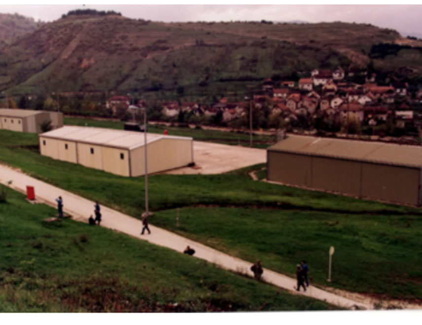BIJELJINA, JUNE 1 /SRNA/ – On this day in 1992, Serb civilians who had previously been detained in Bradina were taken to the Čelebići camp near Konjic, where they were held by forces loyal to the wartime Muslim leader Alija Izetbegović. The Čelebići camp was a detention facility where Serbs from the municipality of Konjic and the surrounding area were tortured and killed. The International Committee of the Red Cross registered more than 400 people who suffered in various ways in this camp.