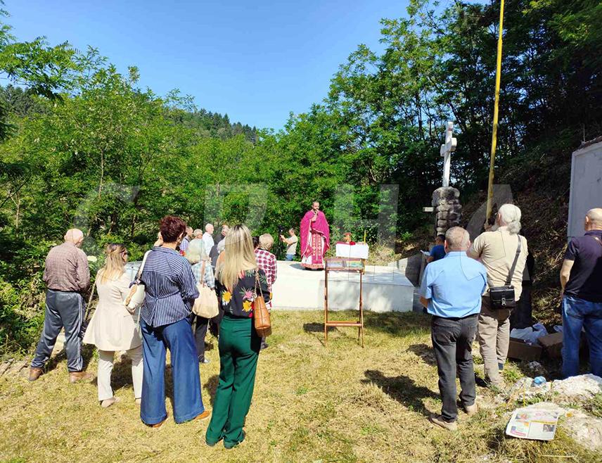SREBRENICA, JUNE 1 /SRNA/ – A commemoration was held today in Srebrenica marking 83 years since the Ustasha forces brutally killed more than 250 Serb civilians on the second day of the Orthodox feast of the Holy Trinity in 1943 in Srebrenica, and on the third day of the Trinity celebrations in the nearby villages of Zalazje and Vitlovci.
