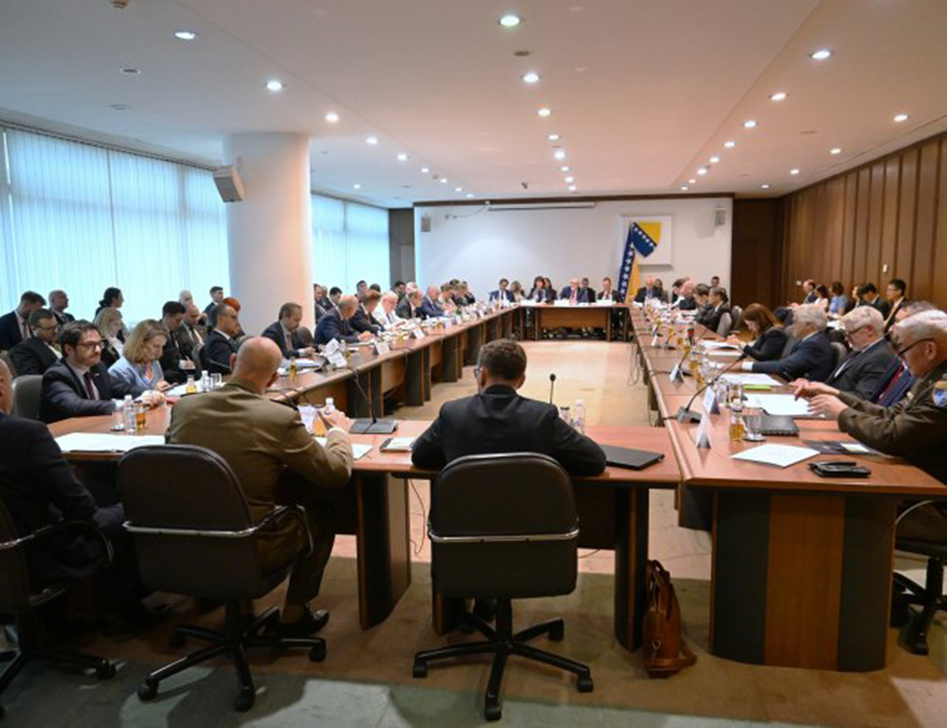 BELGRADE, JUNE 4 /SRNA/ – Political analyst Dragomir Anđelković assessed that the disagreement within the Peace Implementation Council /PIC/ over the high representative and the divisions within that body indicate that the capitulation of anti-Dayton forces will soon follow.