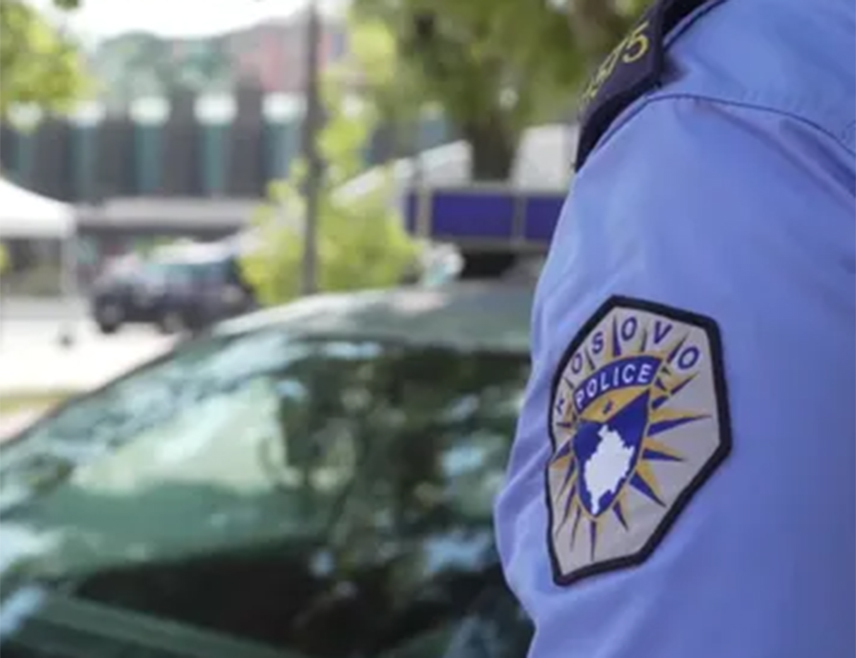 БЕОГРАД, 5. ЈУНА /СРНА/ - Припадници специјалних јединица самопроглашеног Косова упали су у породичну кућу и угоститељски објекат Србина Александра Трајковића из Угљара код Косова Поља, након чега су га привели на информативни разговор.