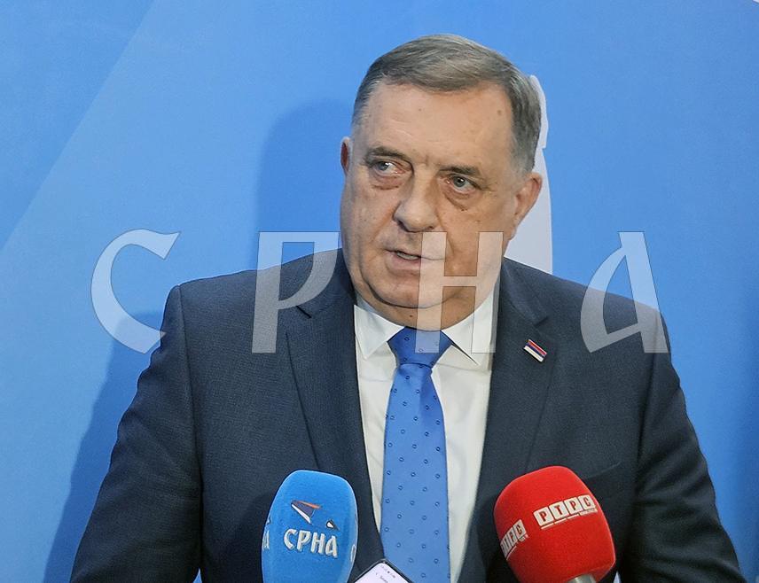 ST. PETERSBURG, JUNE 5 /SRNA/ - President of SNSD Milorad Dodik said that he would if OHR was closed yesterday, and that the transitional project, suggested by the Americans, could be acceptable if confirmed or welcomed by the UN Security Council.