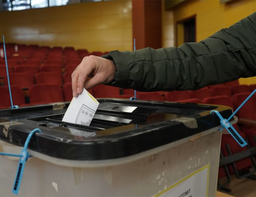 БЕОГРАД, 7. ЈУНА /СРНА/ - Највећа излазност на ванредним парламентарним изборима на Косову и Метохији је у српским срединама.