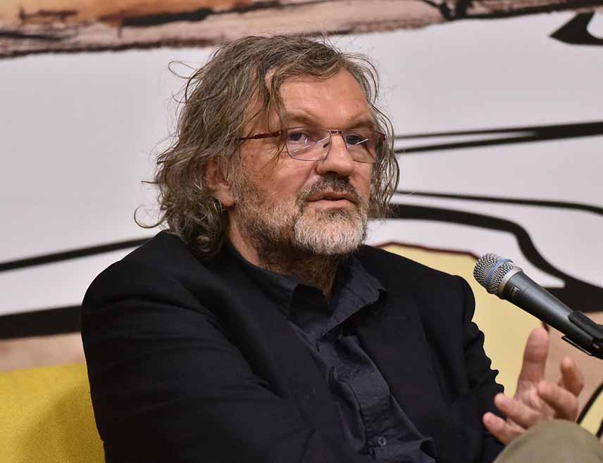 БЕОГРАД, 9. ЈУНА /СРНА/ - Прослављени српски режисер Емир Куструрица поручио је данас да морални распади у српском друштву када је породица у питању, на срећу, никада нису довољно успјешни.