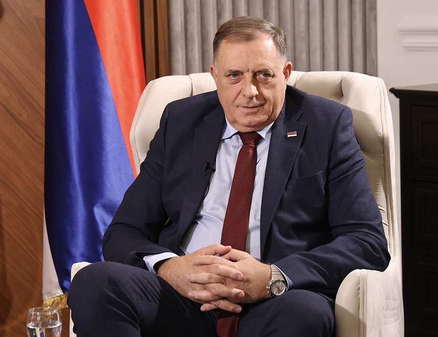 БАЊАЛУКА, 11. ЈУНА /СРНА/ - Предсједник СНСД-а Милорад Додик истакао је да је Република Српска данас богатија за 42 бебе, што, како је навео, није само статистика, већ 42 нова осмијеха и разлога више да се вјерује у будућност.