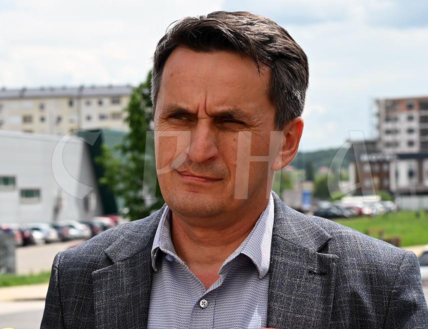 ДОБОЈ, 12. ЈУНА /СРНА/ - Вршилац дужности генералног директора "Жељезница Републике Српске" /ЖРС/ Драган Зеленковић захвалио је Влади Републике Српске и Министарству саобраћаја и веза што су у тешком периоду за ову компанију обезбиједили неопходна финансијска средства и редовна примања запосленим радницима.